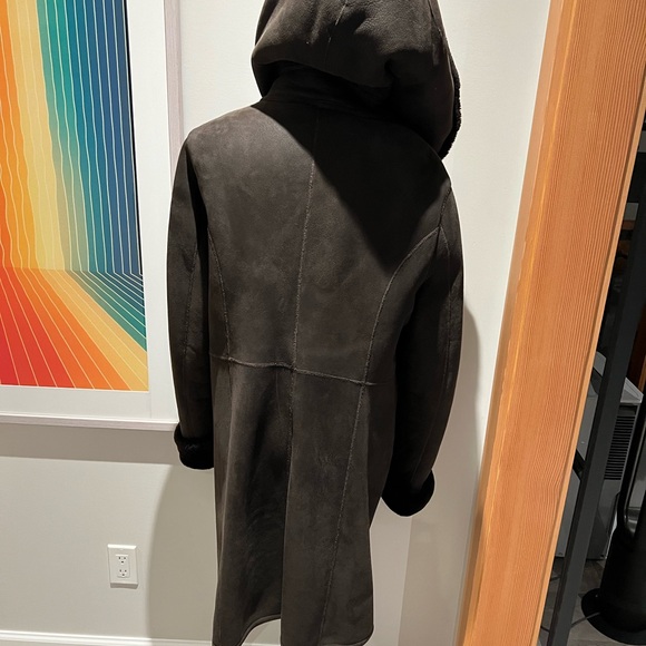 Danier Lamb Shearling car length coat - Picture 4 of 10